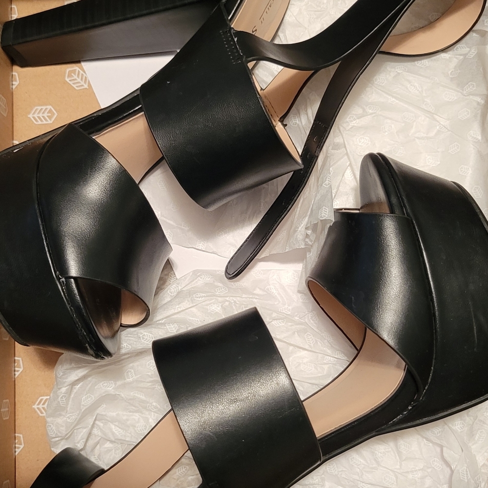 Heels - Picture 2 of 4